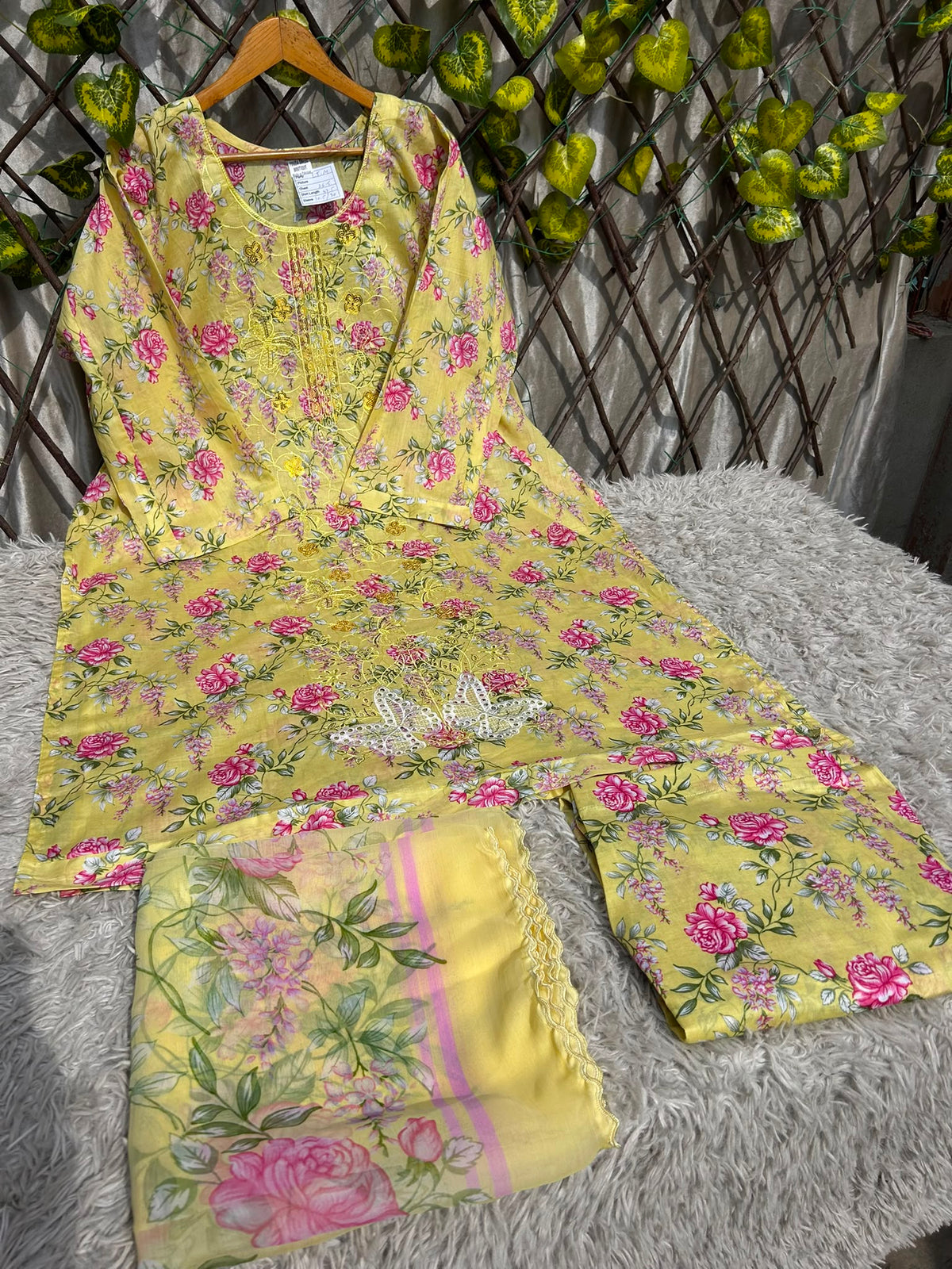 L-118 Lawn Suits